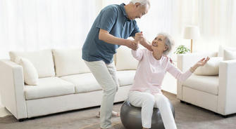 手軽＆安心！60代に人気のおうち運動グッズとは？